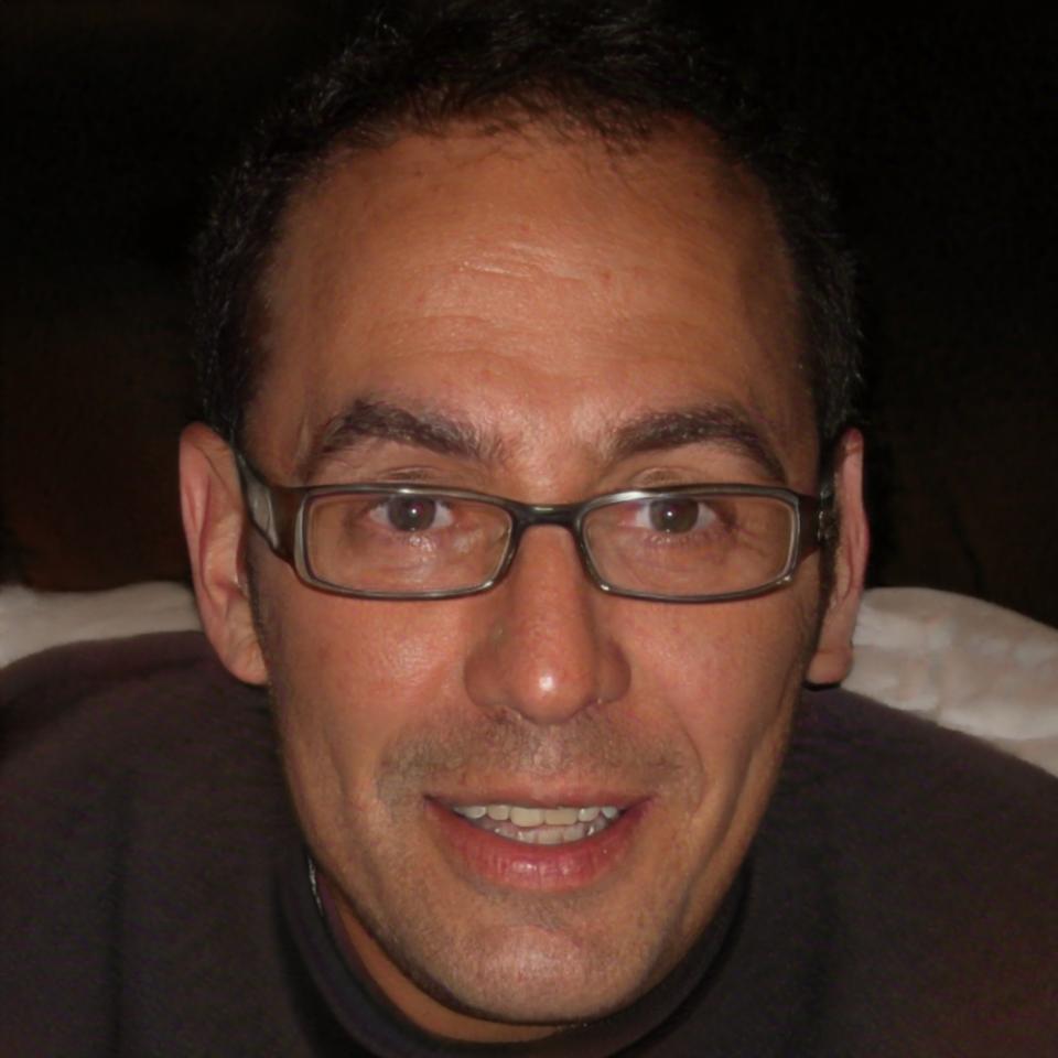 Carlos Mendoza, Director Financiero